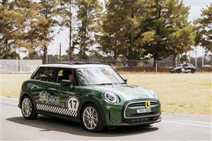 Driving School Driving Lessons - Outside Business Hours - 5 After-Hours Driving Lesson at Fifth Gear Motoring