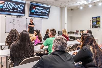 How to Evaluate Driving Schools for Teen Safety: A Comprehensive Arizona Parent’s Guide