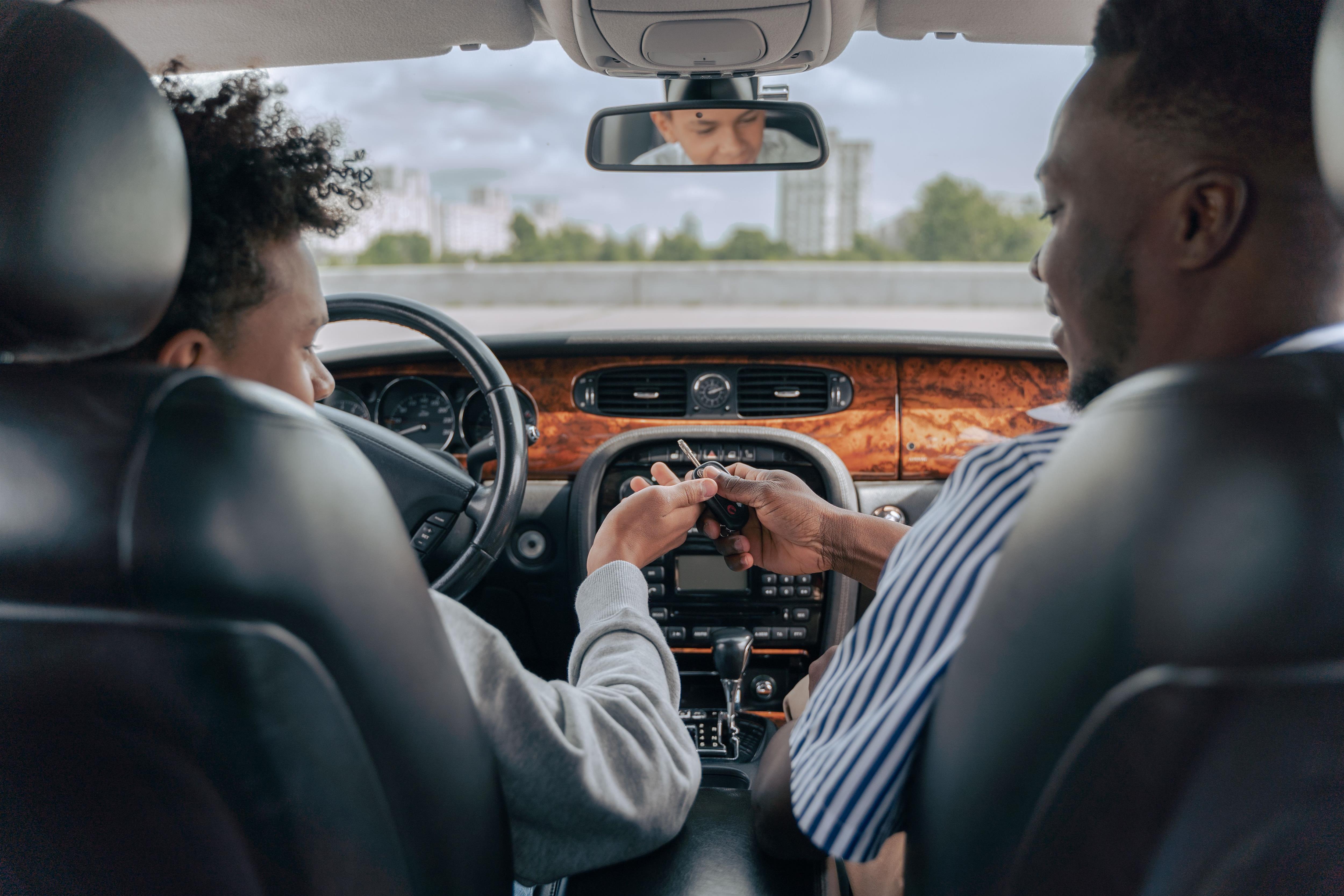 KGI Driving School instructor teaching a student behind the wheel